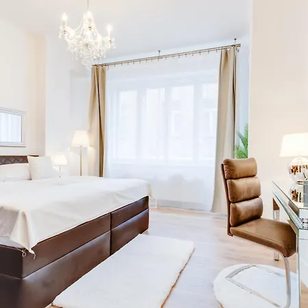 Wenceslas Square Royal Two Bedroom Appartamento