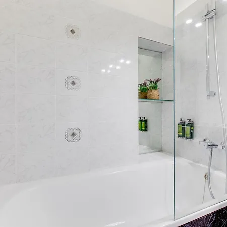 Wenceslas Square Royal Two Bedroom Apartamento